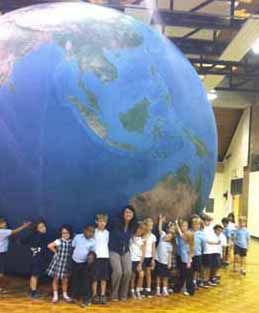 Michigan school shows The Earth Balloon
